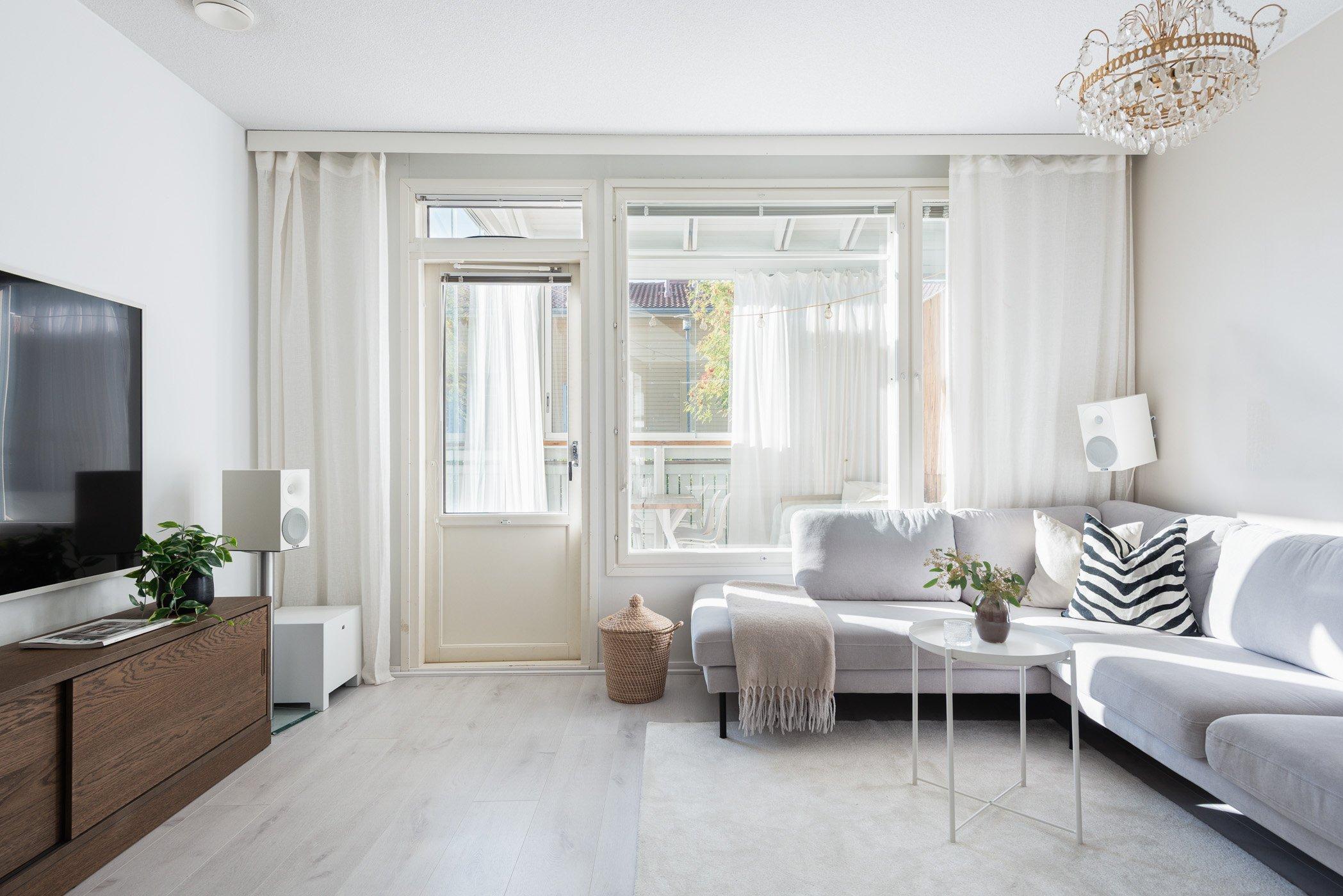 Rusthollarinkatu 4